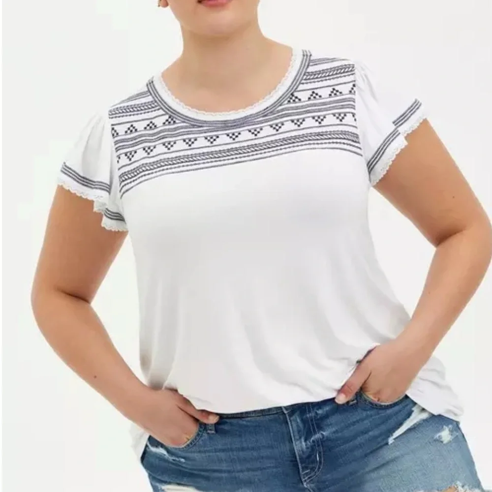 NWOT Torrid Super Soft Crewneck Embroidered Flutter Sleeve Top, sz 0 - Picture 2 of 8